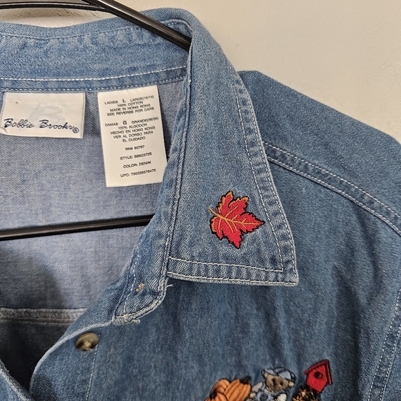 Bobbie Brooks Vintage Women's Large Light Blue Denim Top Embroidered Bear Fall - Picture 3 of 6